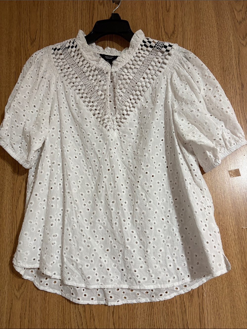 Simply Vera Vera Wang White Eyelet Lace V-Neck Blouse